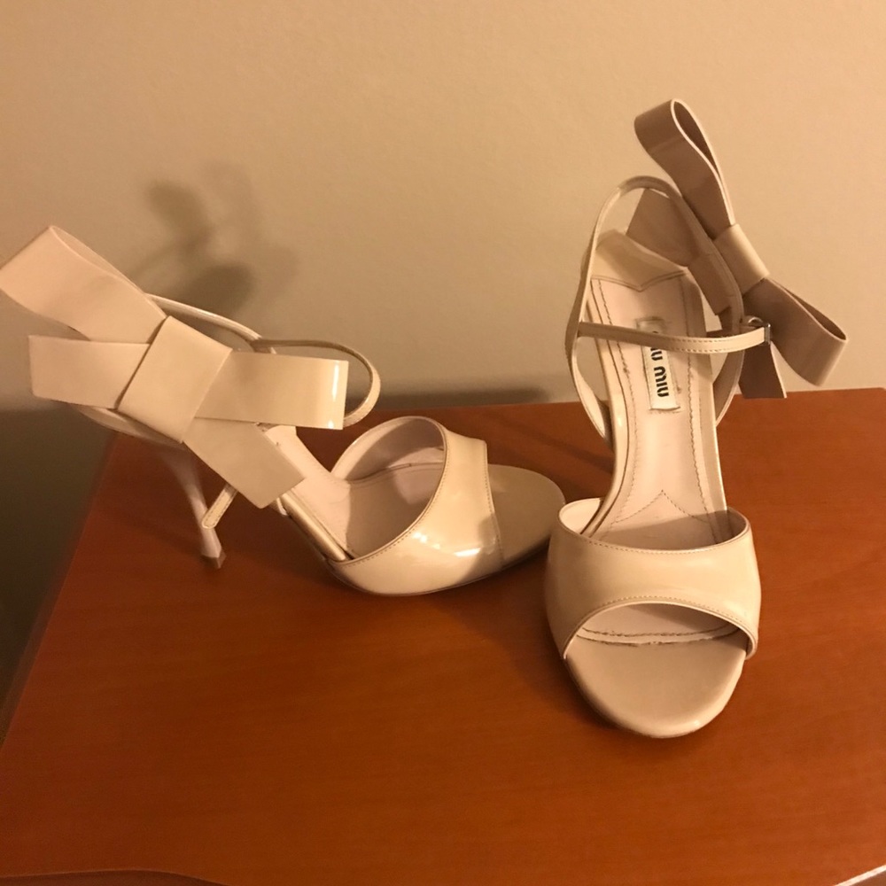 Miu Miu size 37 patent leather bow heels